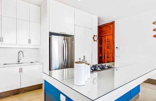 La Puntilla Apartment | Luxury resort apartment with full kitchen, jetted tub, pools, & tennis