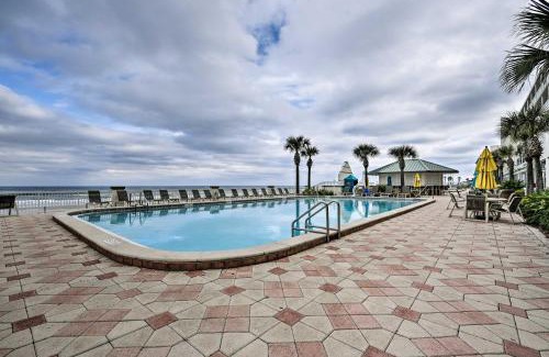 Ortona Park Apartment | Luxury Resort Condo with Pool Access on Daytona Beach