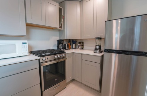 Westward Villas Subdivision House | Luxury Retreat! Home in Nassau Walking Distance to Beach, Restaurants + More!