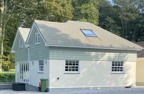 Mylor House | Luxury retreat with hot tub & wood burner - Mylor