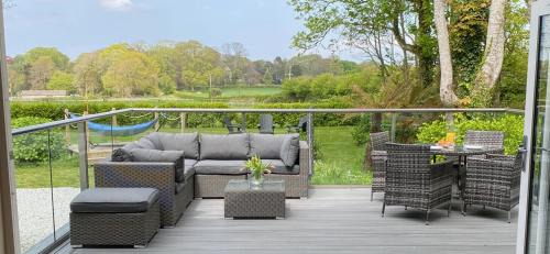 Mylor House | Luxury retreat with hot tub & wood burner - Mylor