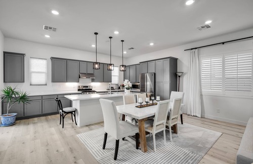 Peoria House | Luxury RH Furnished-Modern Home-Super Clean -All 5 stars review-Great Location