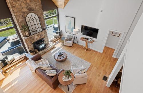 North Woodstock House | Luxury Riverfront Retreat Hot Tub, Game Room, Gym