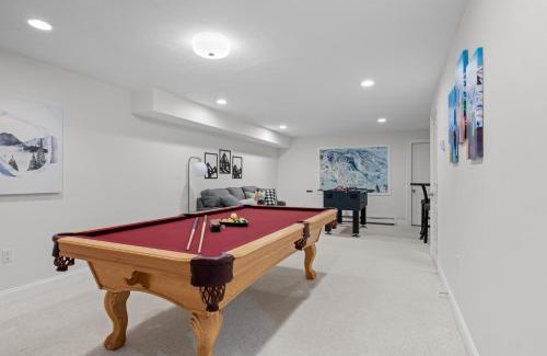 North Woodstock House | Luxury Riverfront Retreat Hot Tub, Game Room, Gym