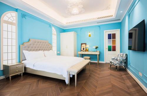 Suzhou Old Town House | Luxury Riverside House with Garden in Central Suzhou