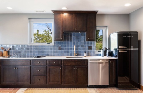 Louisville House | Luxury Riverside Stay - Historic Gaffney House Lower Level