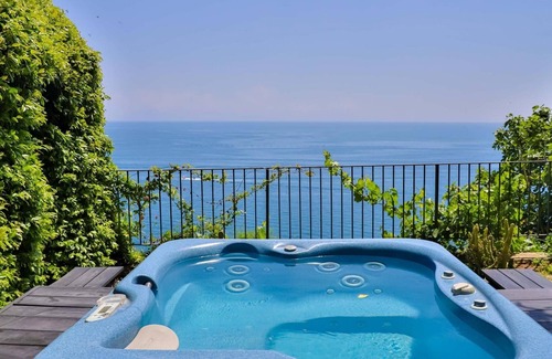 Pogerola Apartment | Luxury Room With sea View in Amalfi ID 3938