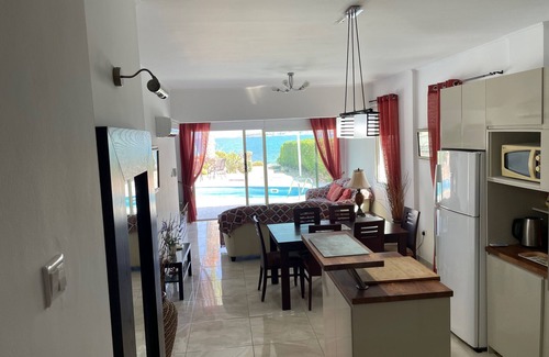 Kissonerga Villa | Luxury Sea front 3 bedroom villa, Private Pool Sat TV & Wi-Fi
