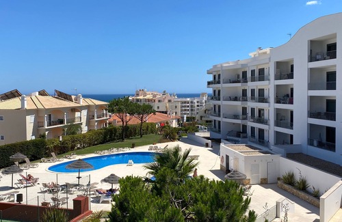 Olhos D'Agua Condo | Luxury sea-view 1-room apartment hosting up to 4 people