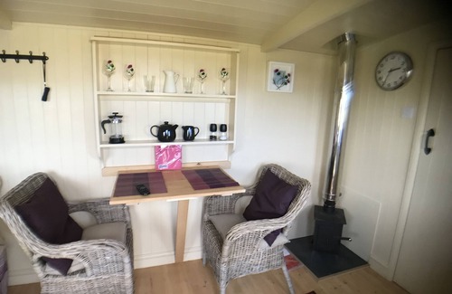 Coldingham Cabin | Luxury Shepherd's Hut (The Hawthorn) at Templehall