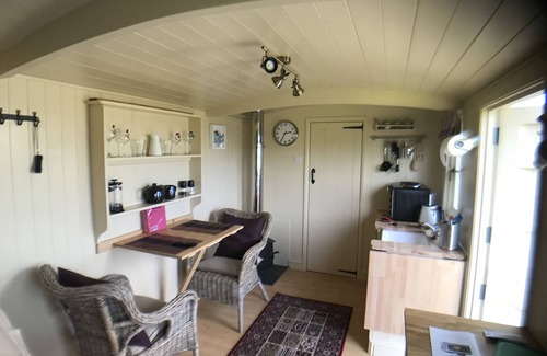 Coldingham Cabin | Luxury Shepherd's Hut (The Hawthorn) at Templehall