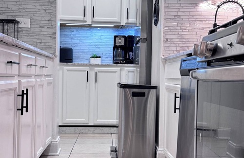 Central Park North Apartment | Luxury Spacious 4-bedroom apartment in Manhattan with Doorman