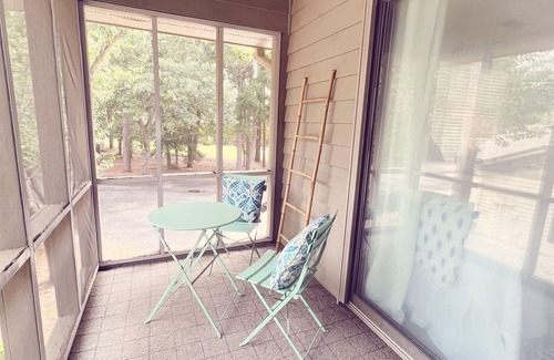 Sea Trail Apartment | Luxury studio suite in Sea Trail. Close to beach. Wonderful screen in porch.