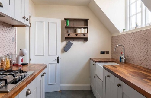 West Putney Apartment | Luxury & Stylish Huge London Apartment