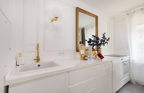 Bagneux Apartment | Luxury Suite 10 Minutes from Paris - Private Sauna, Cinema & Premium Experiences