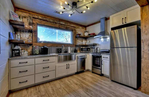 Blue Ridge Apartment | Luxury suite in downtown Blue Ridge - The Penthouses on Main