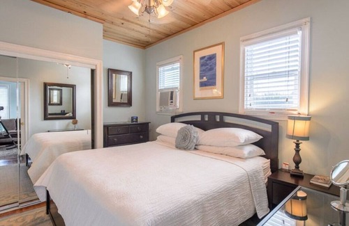 Stuart Hotel | LUXURY SUITE KING AT OLD COLORADO INN