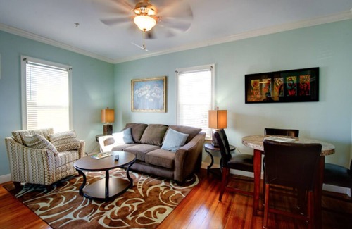 Stuart Hotel | LUXURY SUITE KING AT OLD COLORADO INN
