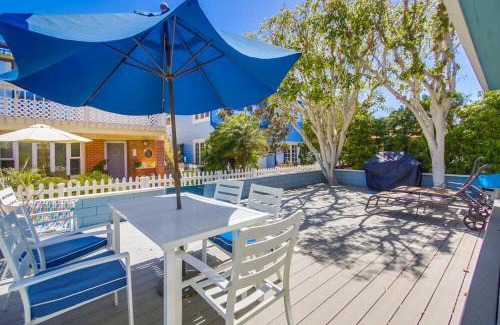 South Mission Beach House | Luxury summer house feet from bay & ocean patios