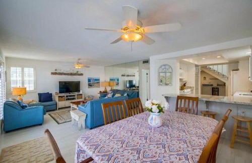South Mission Beach House | Luxury summer house feet from bay & ocean patios