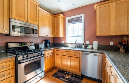 Sun Valley House | Luxury Townhome-Steps From a Mt. Rides Bus Stop