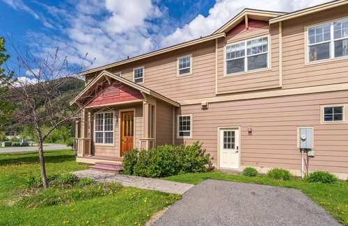 Sun Valley House | Luxury Townhome-Steps From a Mt. Rides Bus Stop