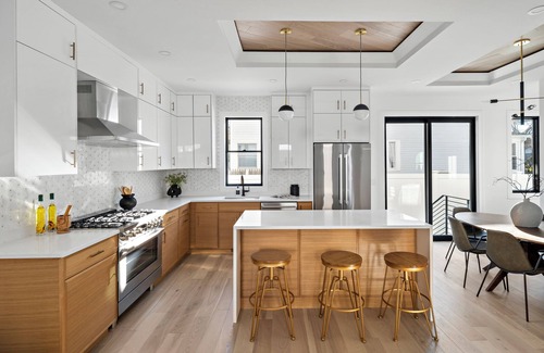 Nonantum House | Luxury townhouse 6 Miles from Boston. New construction. Monthly rents