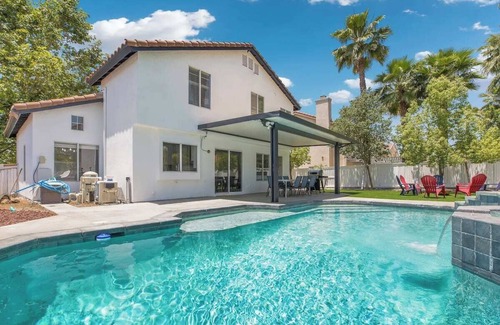 Riverside House | Luxury Tropical Modern Villa Pool/Jacuzzi & Game Room!
