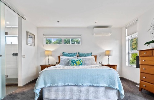 St. Heliers House | Luxury tropical oasis close to village and beach in beautiful St. Heliers Bay