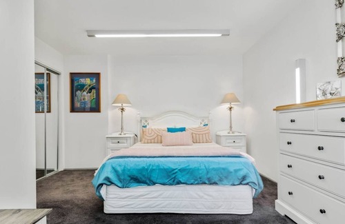 St. Heliers House | Luxury tropical oasis close to village and beach in beautiful St. Heliers Bay