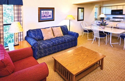 Fairfield Bay Resort | Luxury two bedroom and two bathroom unit with full amenities