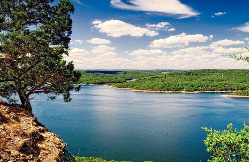 Fairfield Bay Resort | Luxury two bedroom and two bathroom unit with full amenities