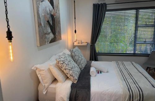 Rustenburg House | Luxury Upmarket Guesthouse 20 on 4th
