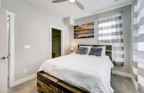 Northfield House | Luxury/Urban Oasis,Rooftop Deck, Mountain View’s