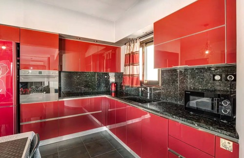 Kropia Apartment | Luxury view apartment 10min from Athens airport
