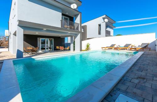 Murvica Villa | Luxury Vila Klara with heated pool, near Airport&Zadar