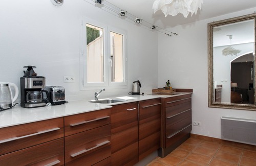 Saumane-de-Vaucluse Villa | Luxury villa La Coquille with air conditioning and private pool
