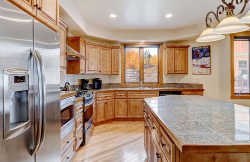 Bear Crossing House | Luxury Villa 865 I Private Hot Tub I Great Views I Best Price I Discounted Attractions