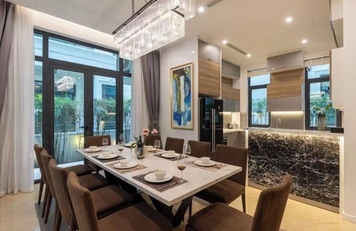 Ben Nghe Villa | Luxury Villa Central - Amazing Spot For Group
