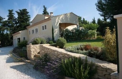 Saumane-de-Vaucluse Villa | Luxury villa, heated pool in Saumane de vaucluse l'isle sur la Sorgue