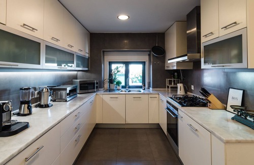 Ajuda Villa | Luxury Villa in the city