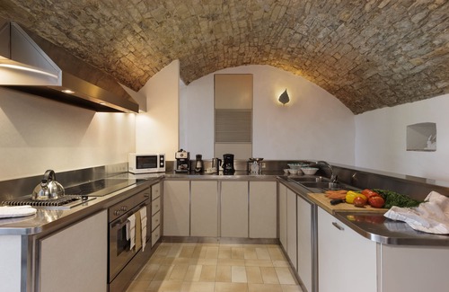 Rignano sull'Arno Villa | Luxury villa just 14 km from Florence. Sleeps 16 with hydromassage, sauna & gym!