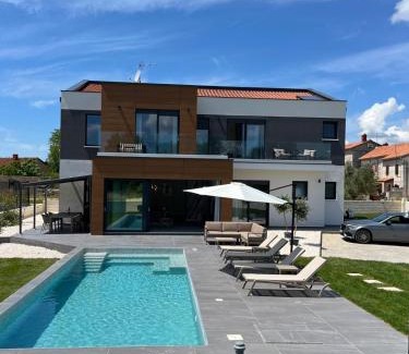 Orbanici Villa | Luxury Villa Kiara with private heated pool and jacuzzi- 15min from sea