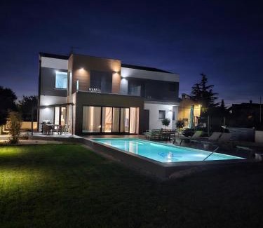Orbanici Villa | Luxury Villa Kiara with private heated pool and jacuzzi- 15min from sea