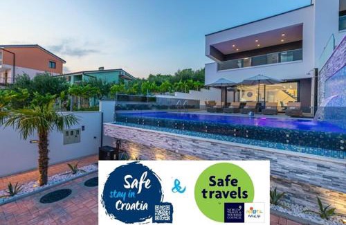 Crikvenica Villa | Luxury Villa Lorena with heated pool, jacuzzi,sauna and seaview