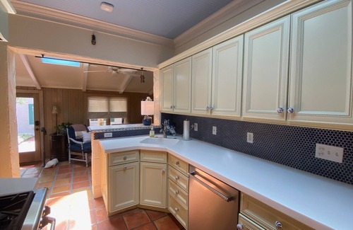 Granada Villa | Luxury Villa near Siesta - private, heated screened pool