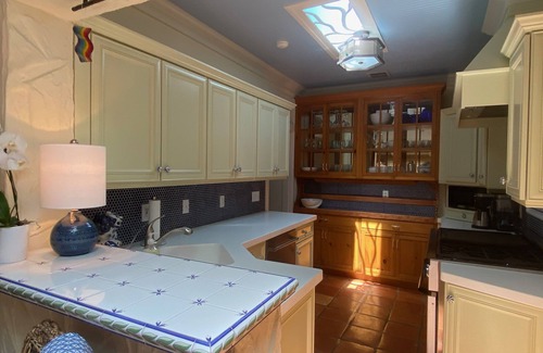 Granada Villa | Luxury Villa near Siesta - private, heated screened pool