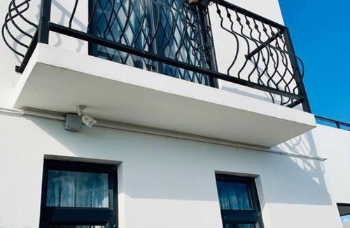 Albion Villa | Luxury Villa Parizz- A Home away from Home