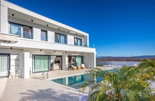 Krk Cabin | Luxury villa with an indoor and outdoor pool on the island of Krk