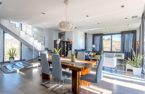 El Candado Villa | Luxury Villa with swimming pool and amazing views